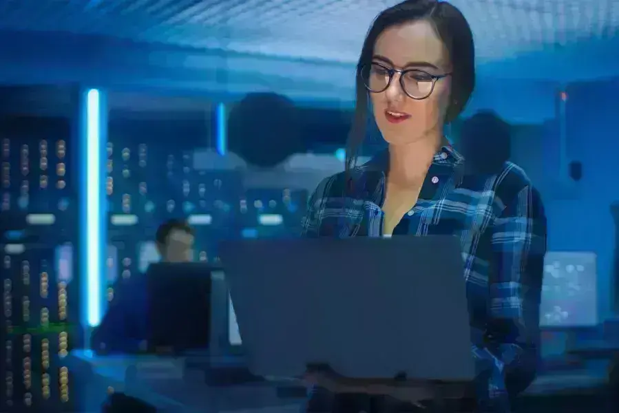 Tech lady on laptop
