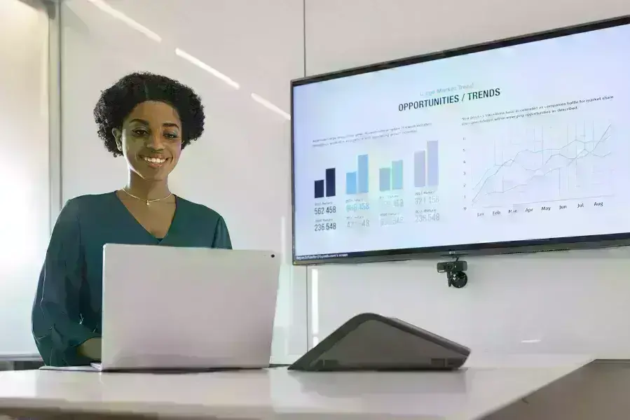 Women on laaptop