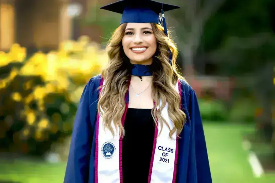 uagc-graduate-desktop