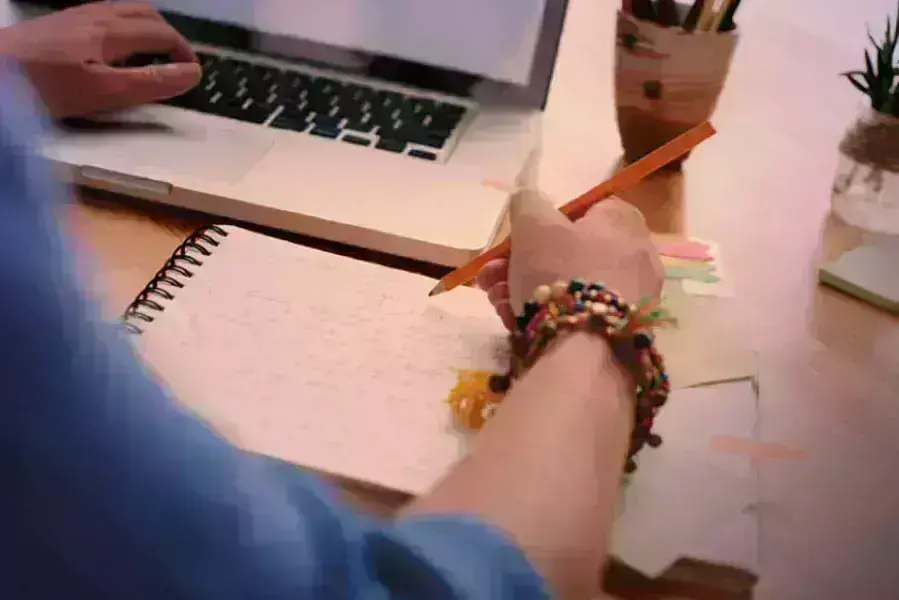 Capstone Project vs. Thesis: What’s the Difference?