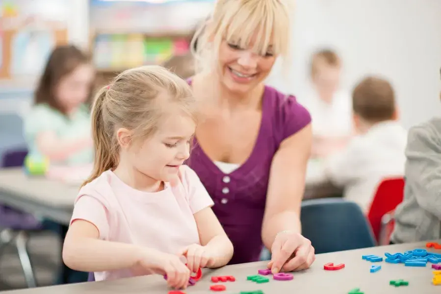 how to become a teachers assistant