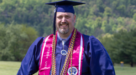 UAGC Students Offer Advice on Making the Dean’s List